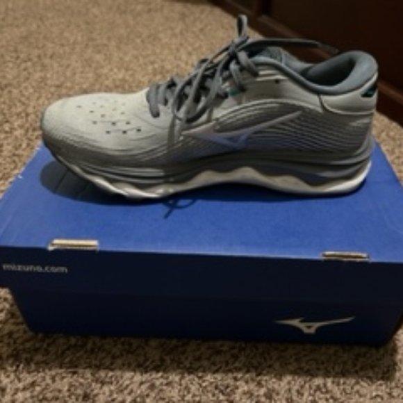 MIZUNO WOMEN’S WAVE SKY 5 RUNNING SHOE size 6.5 - Picture 1 of 5